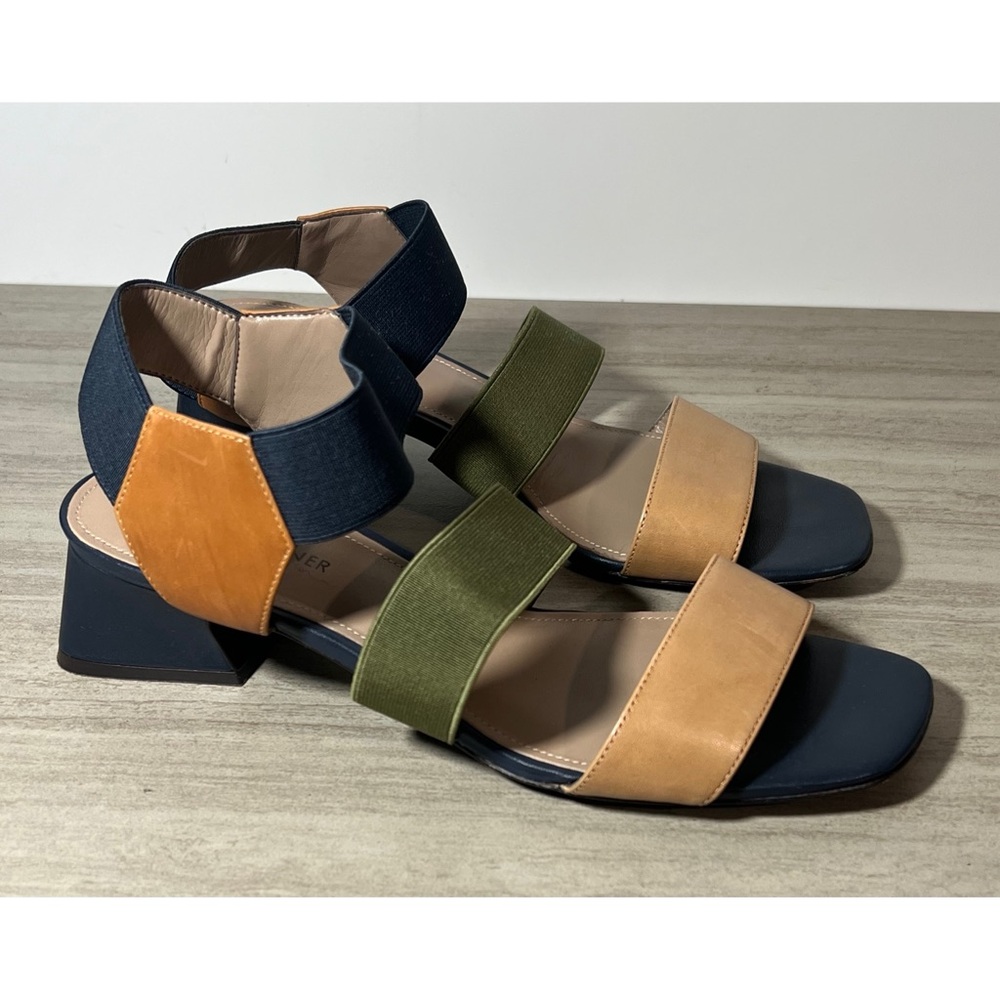 Donald Pliner
Women's Britni Chunky Heel Sandals
Size 8.5